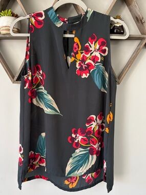 LOFT Choker Floral Sleeveless Blouse. Size small.